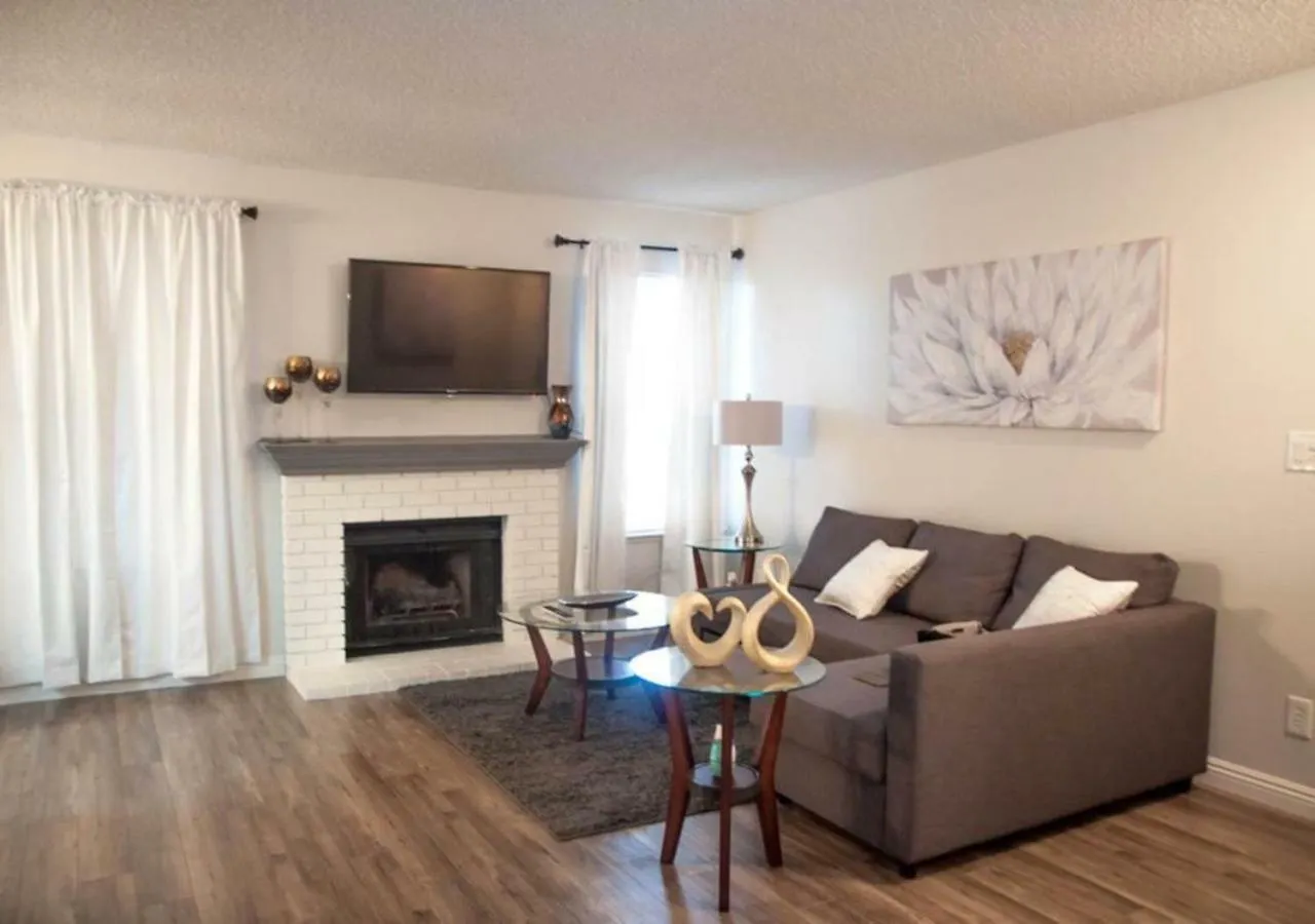 Luxurious Stay At Modern Condo Las Vegas
